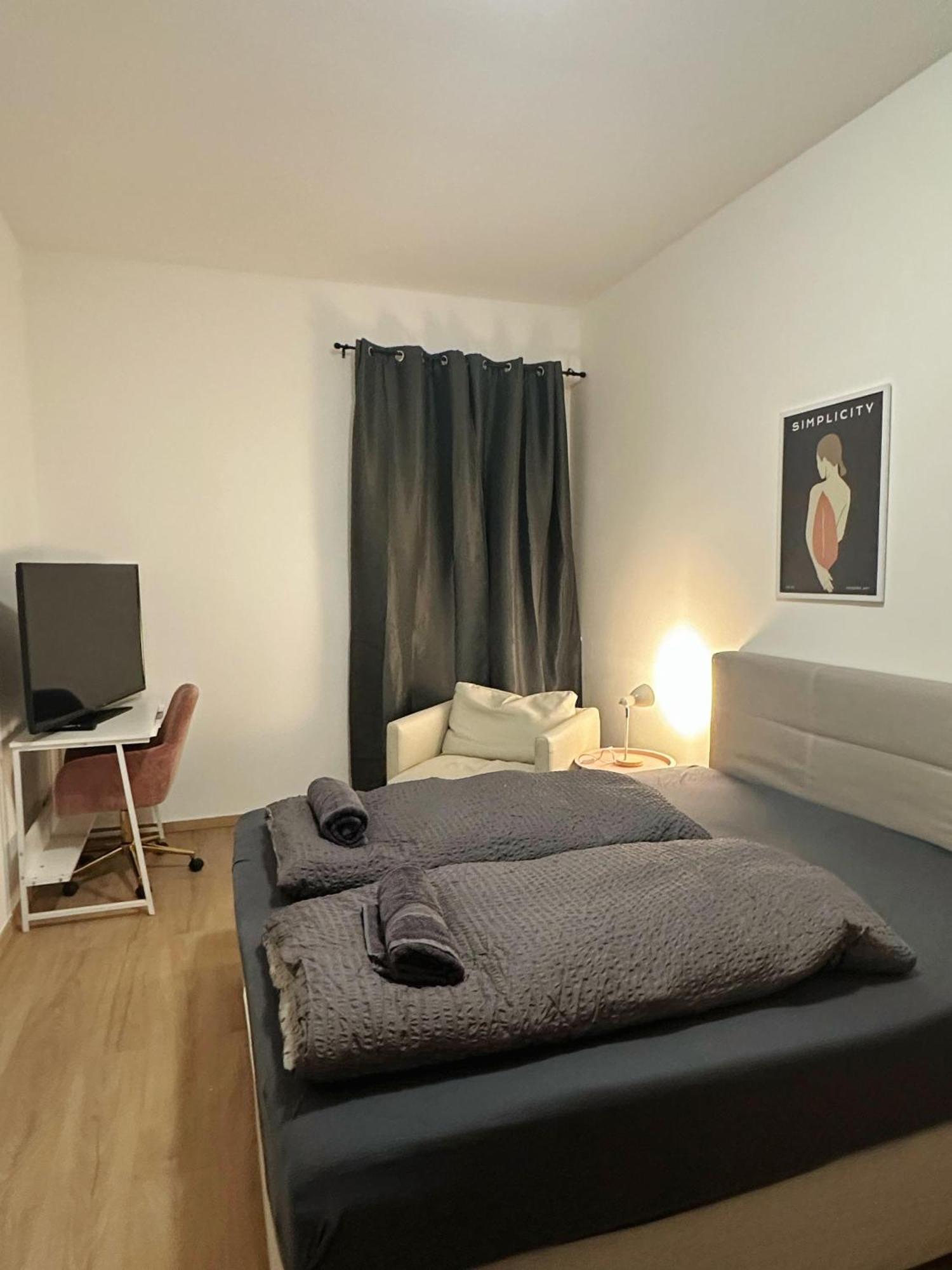 Appartamento 5 Betten Montuerwhonung Mit Waschmaschine Düsseldorf